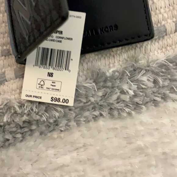 Michael Kors NWT Cooper CornFlower
Signature Logo Folding Card Case - Picture 6 of 10